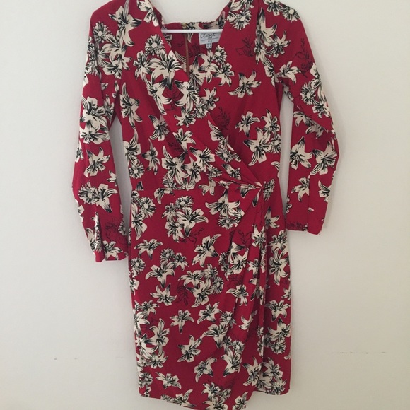 Closet Dresses & Skirts - Gorgeous Closet London floral wrap dress